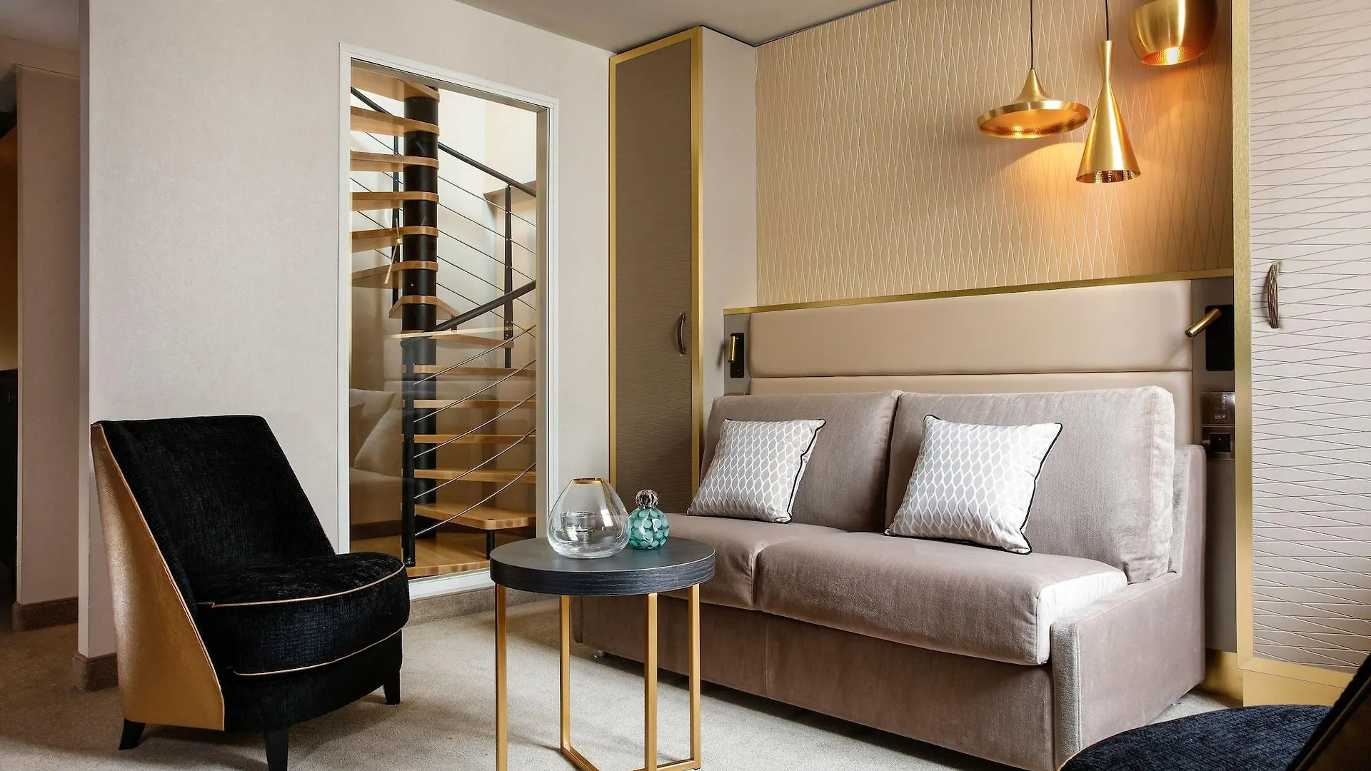 Hotel Niepce Paris, Curio Collection By Hilton