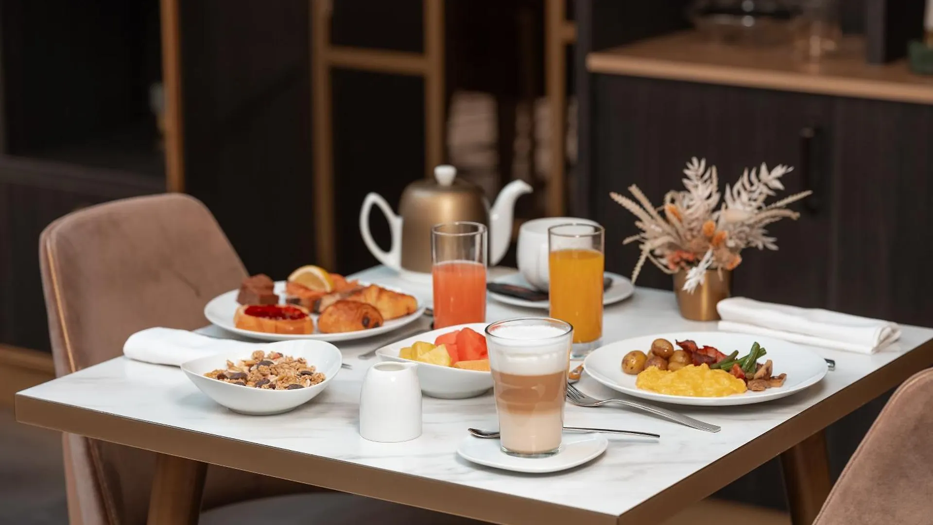 Hotel Niepce Paris, Curio Collection By Hilton