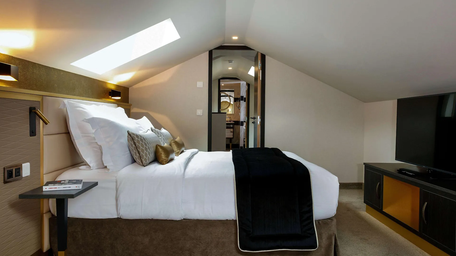 Niepce Paris, Curio Collection By Hilton