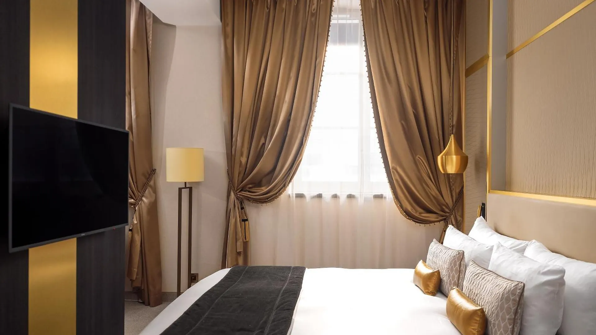 Niepce Paris, Curio Collection By Hilton Hotel