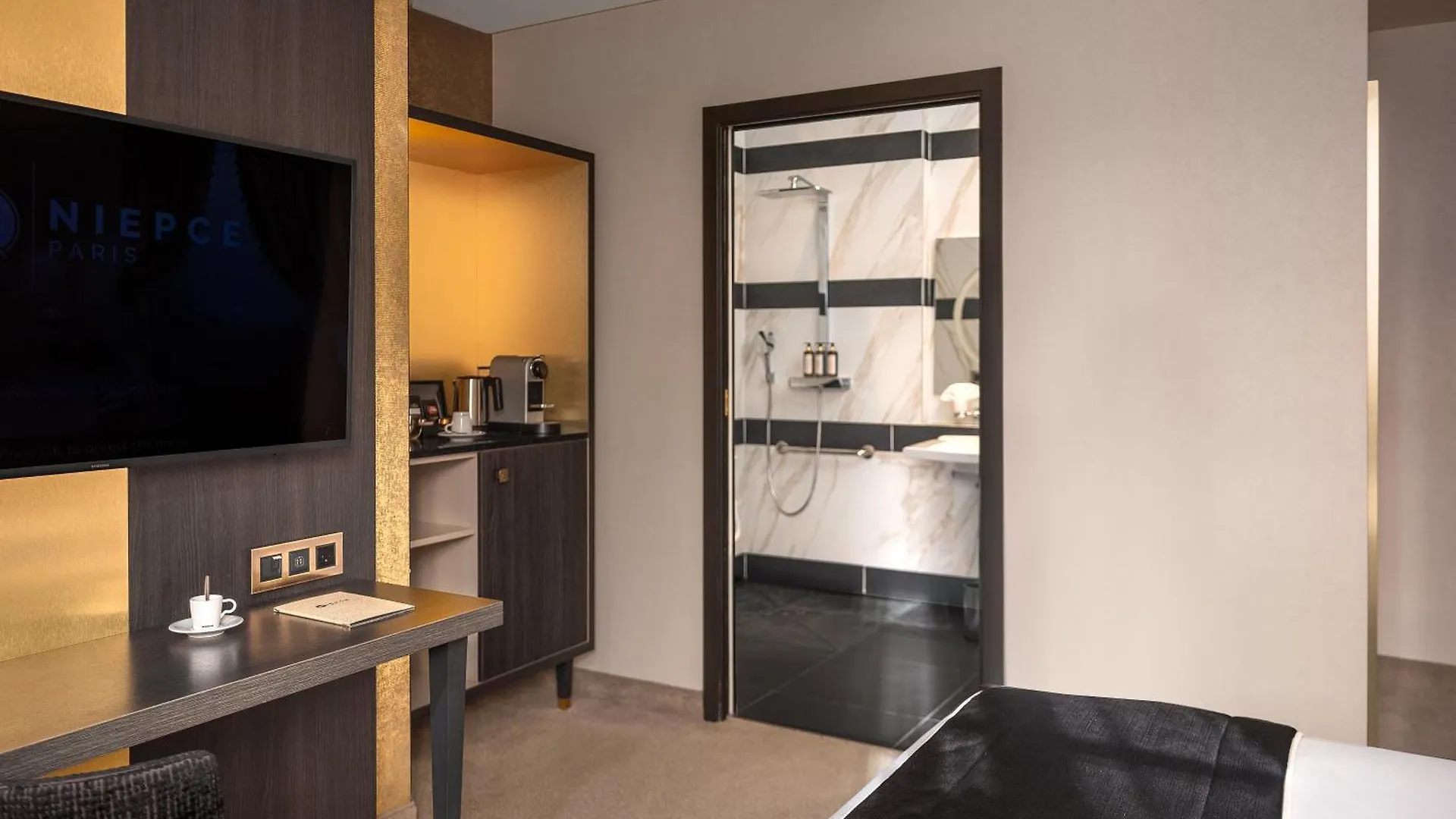 Hotel Niepce Paris, Curio Collection By Hilton 4*