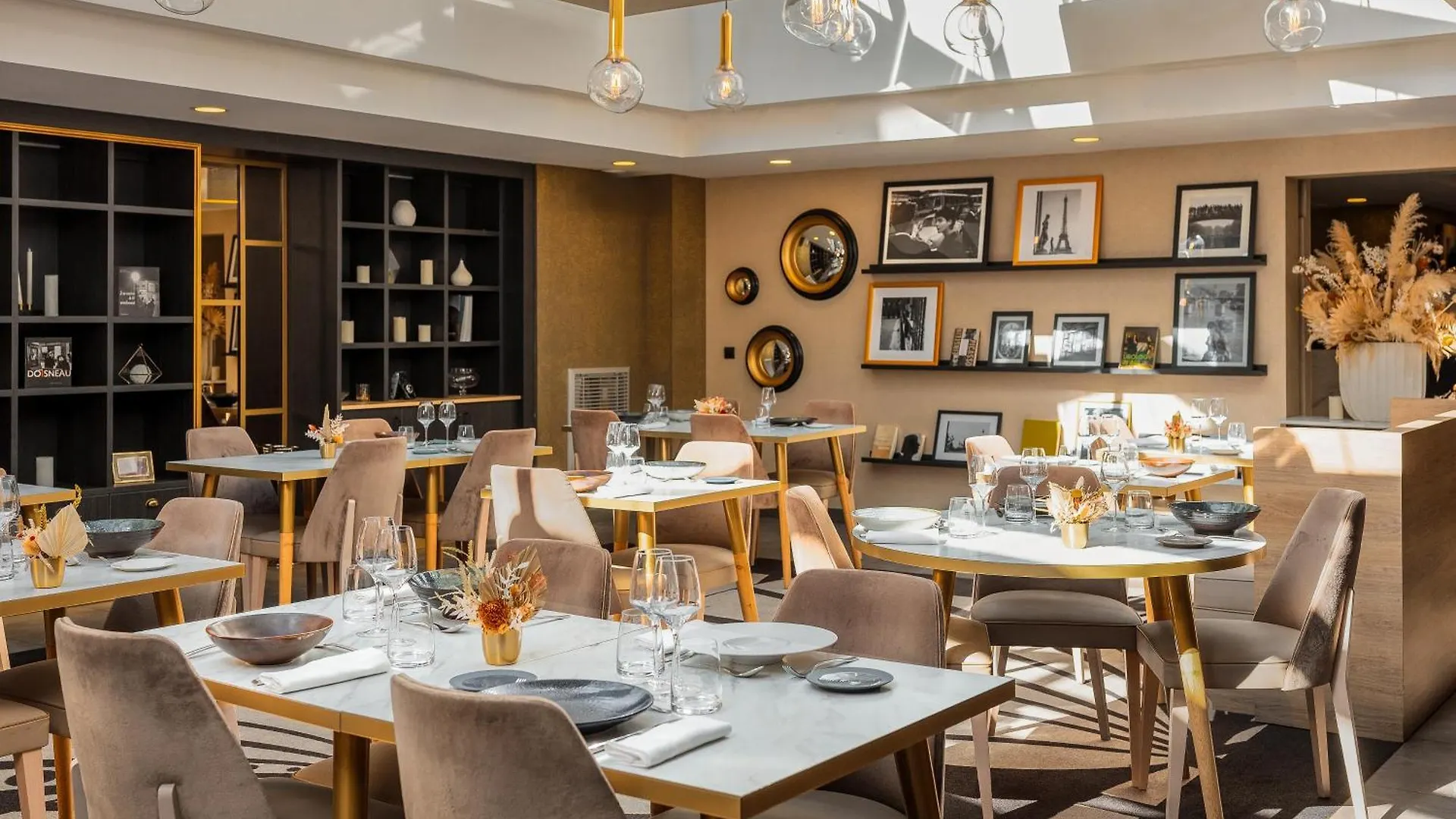 Niepce Paris, Curio Collection By Hilton Parigi