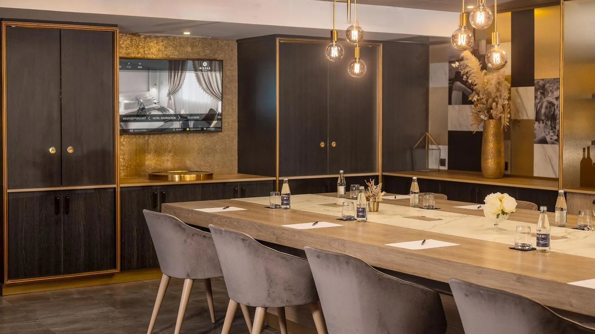 Hotel Niepce Paris, Curio Collection By Hilton