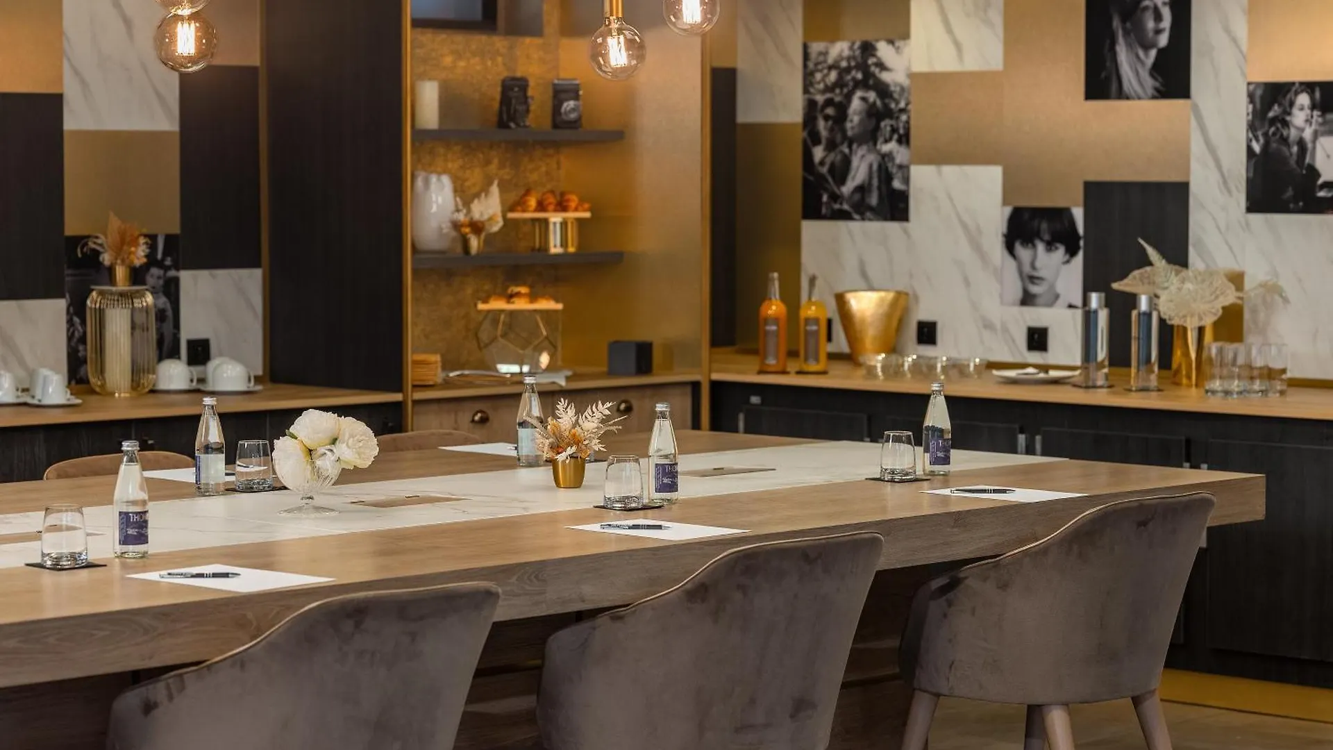 Niepce Paris, Curio Collection By Hilton Hotel