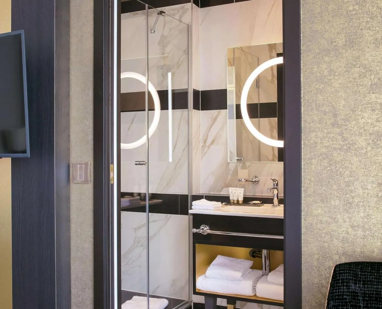 Niepce Paris, Curio Collection By Hilton Szálloda